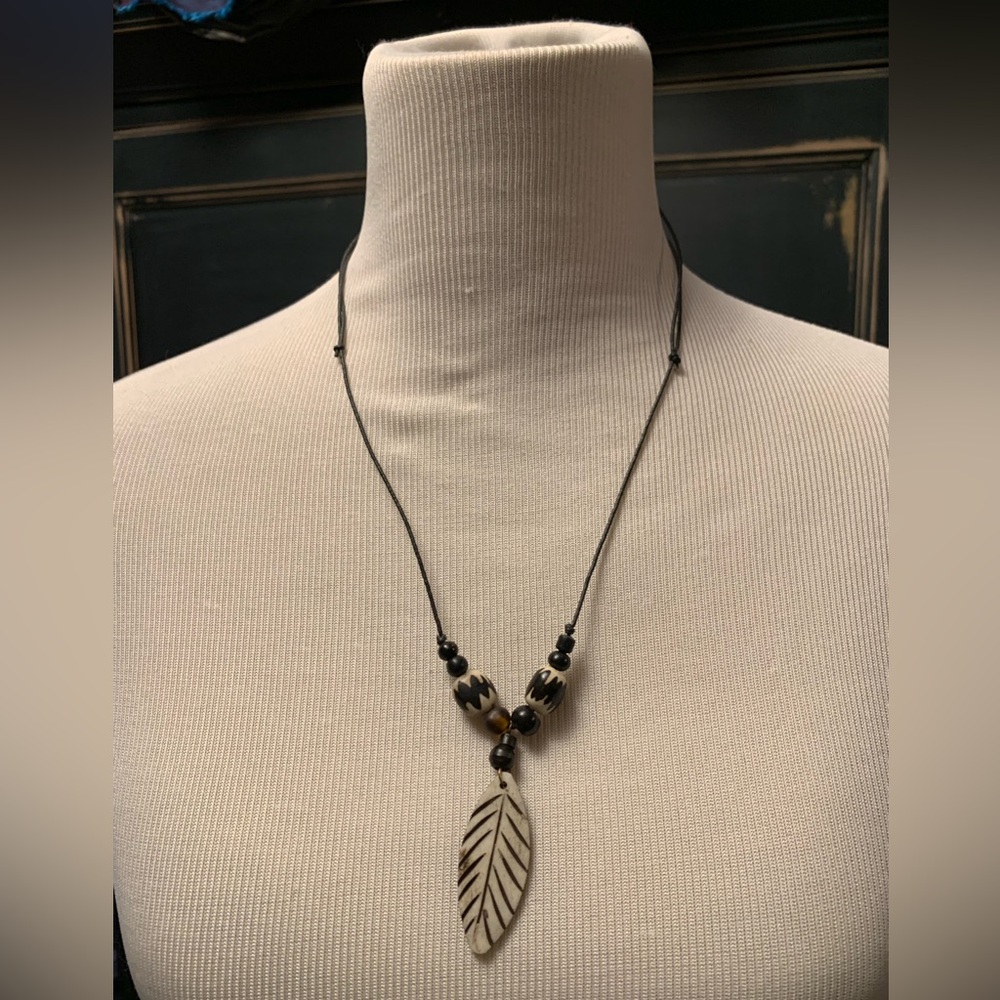 Wooden bead adjustable necklace